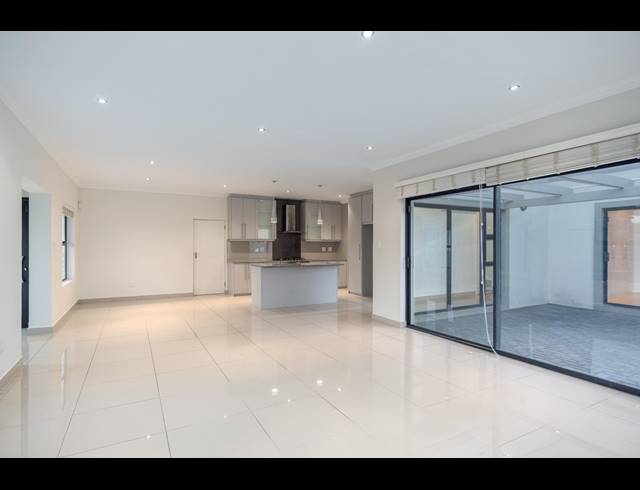 4 BEDROOM FREESTANDING TO LET IN PARKLANDS NORTH